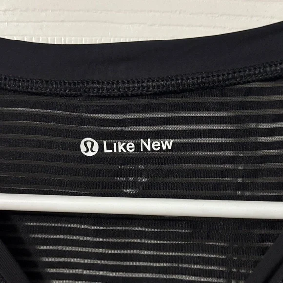 lululemon athletica Black Short Sleeve Top - Picture 2 of 3